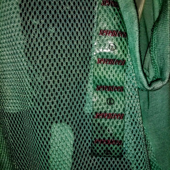 Seventeen Top Size L Active Wear Graphic Tank - Picture 7 of 7